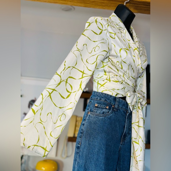 Dynamite-White and Green Wrap Blouse - Picture 5 of 8